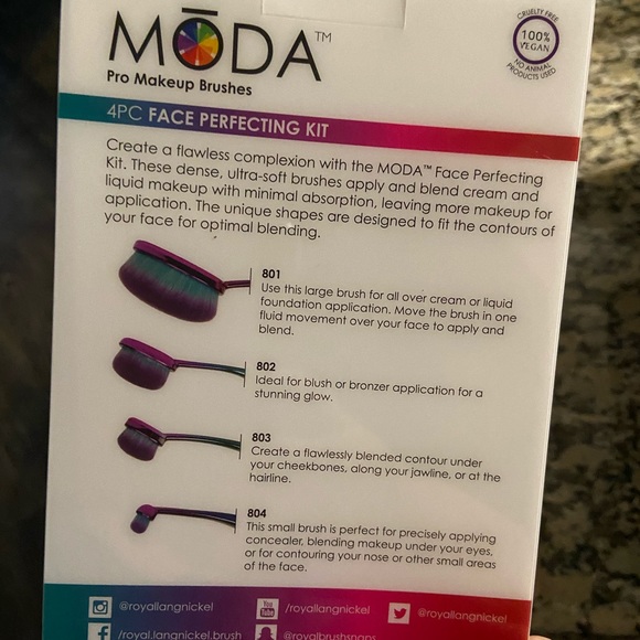 Makeup brush kit - Picture 6 of 6